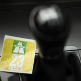 La vignette électronique permettra aux propriétaires de plusieurs véhicules de faire des économies (archives).